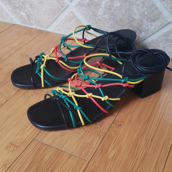 Chloe Runway Black Rainbow Sandals! size 10 - Picture 2 of 11